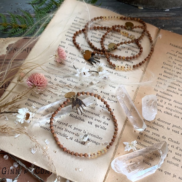 HAND-MADE FIERY WELO OPAL PETITE BEADED BRACELET - Picture 9 of 10